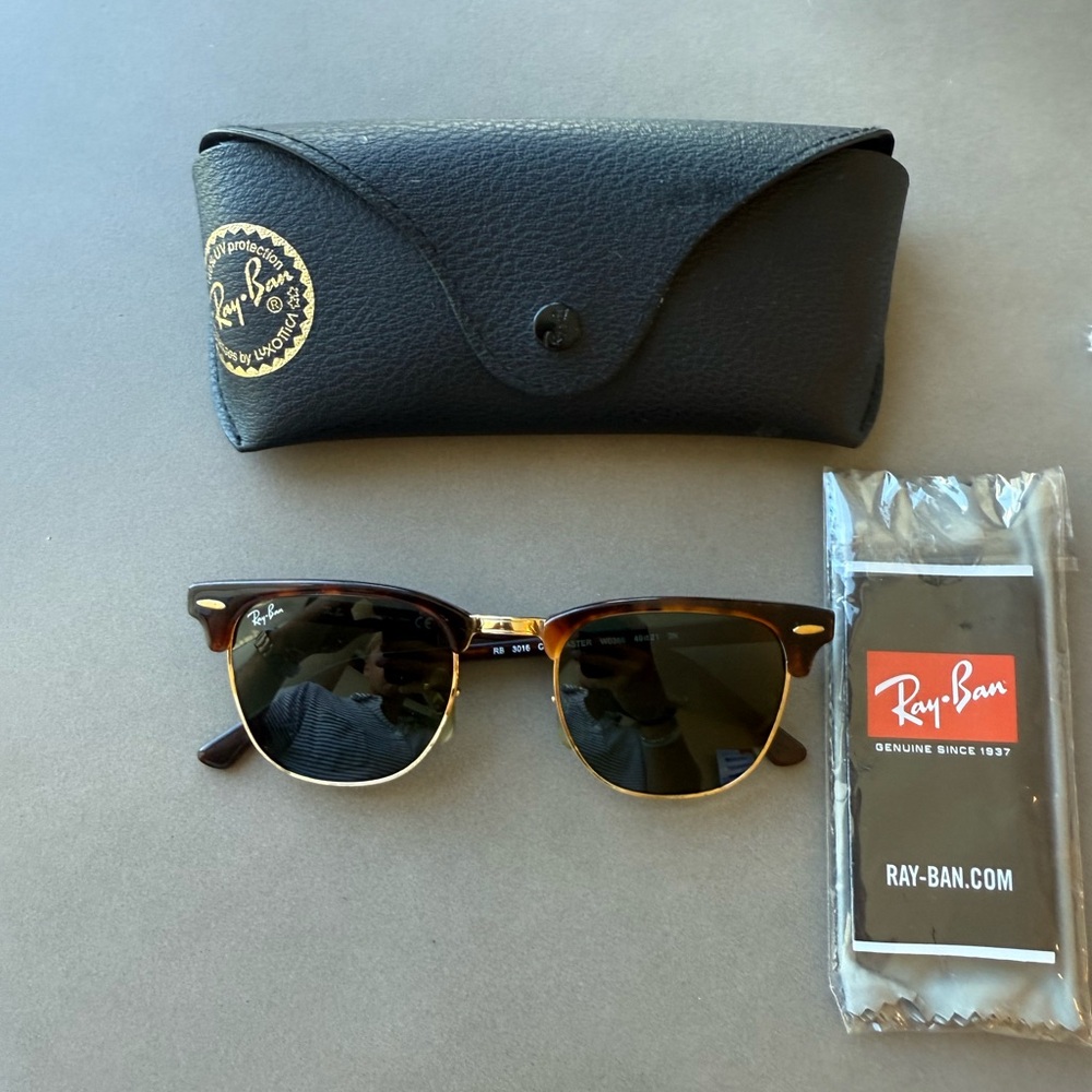 Ray-Ban “Club-Master” Tortoise Sunglasses with Case